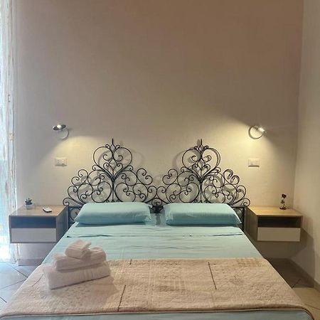 Апартаменты La Casina Nel Centro Тропея Экстерьер фото